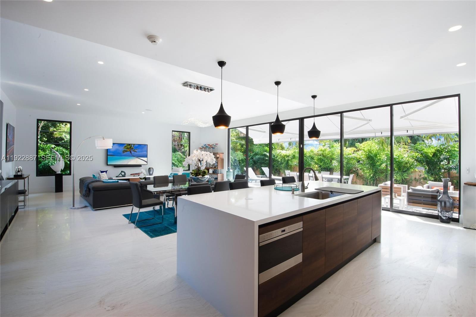 7501 Coquina Dr North Bay Village, FL 33141