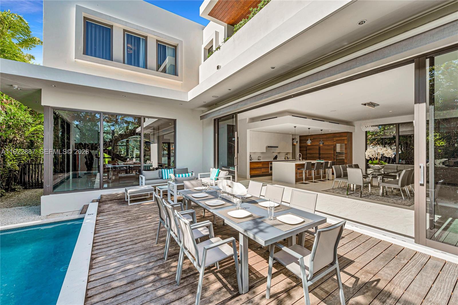 7501 Coquina Dr North Bay Village, FL 33141