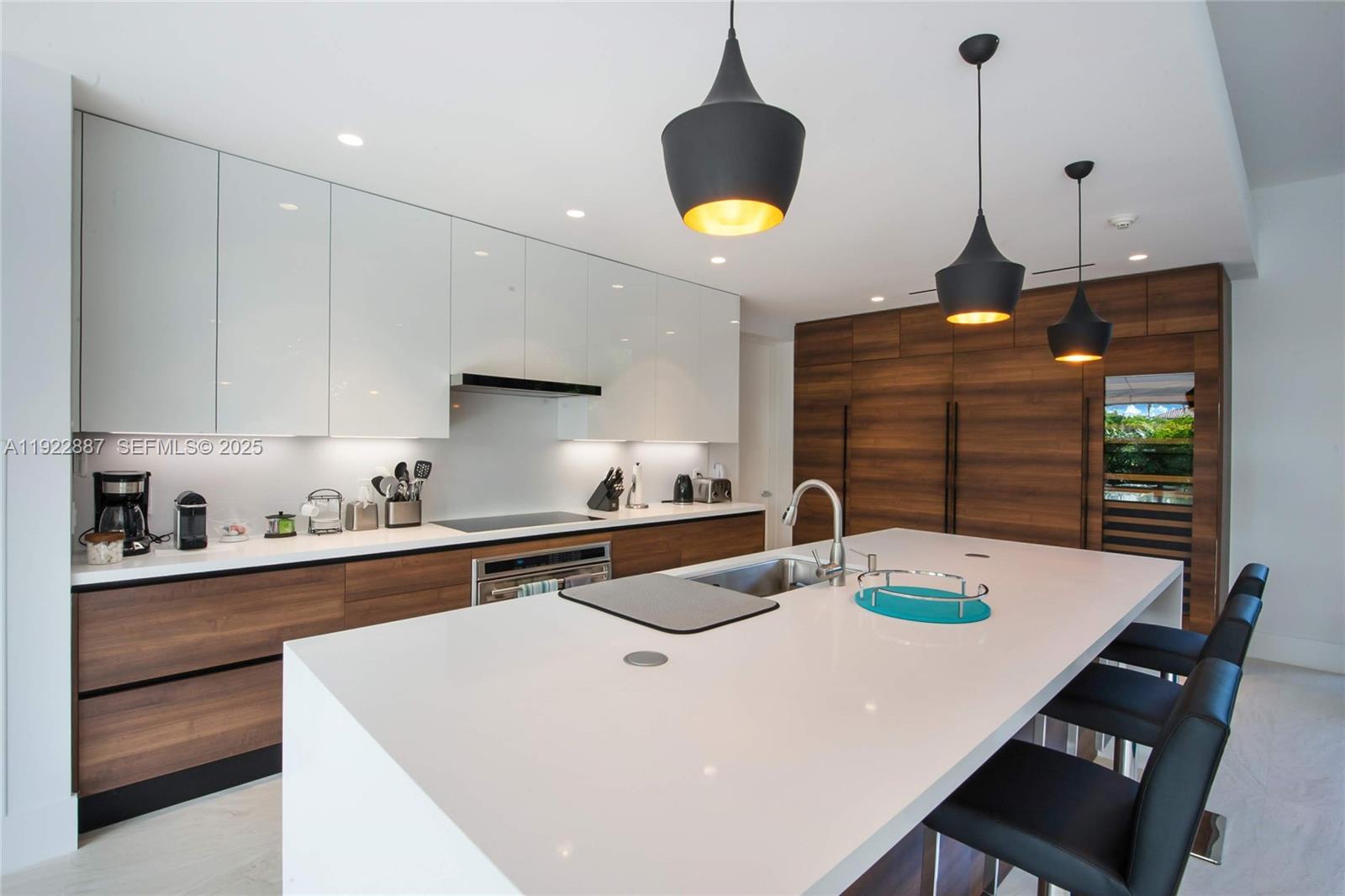 7501 Coquina Dr North Bay Village, FL 33141