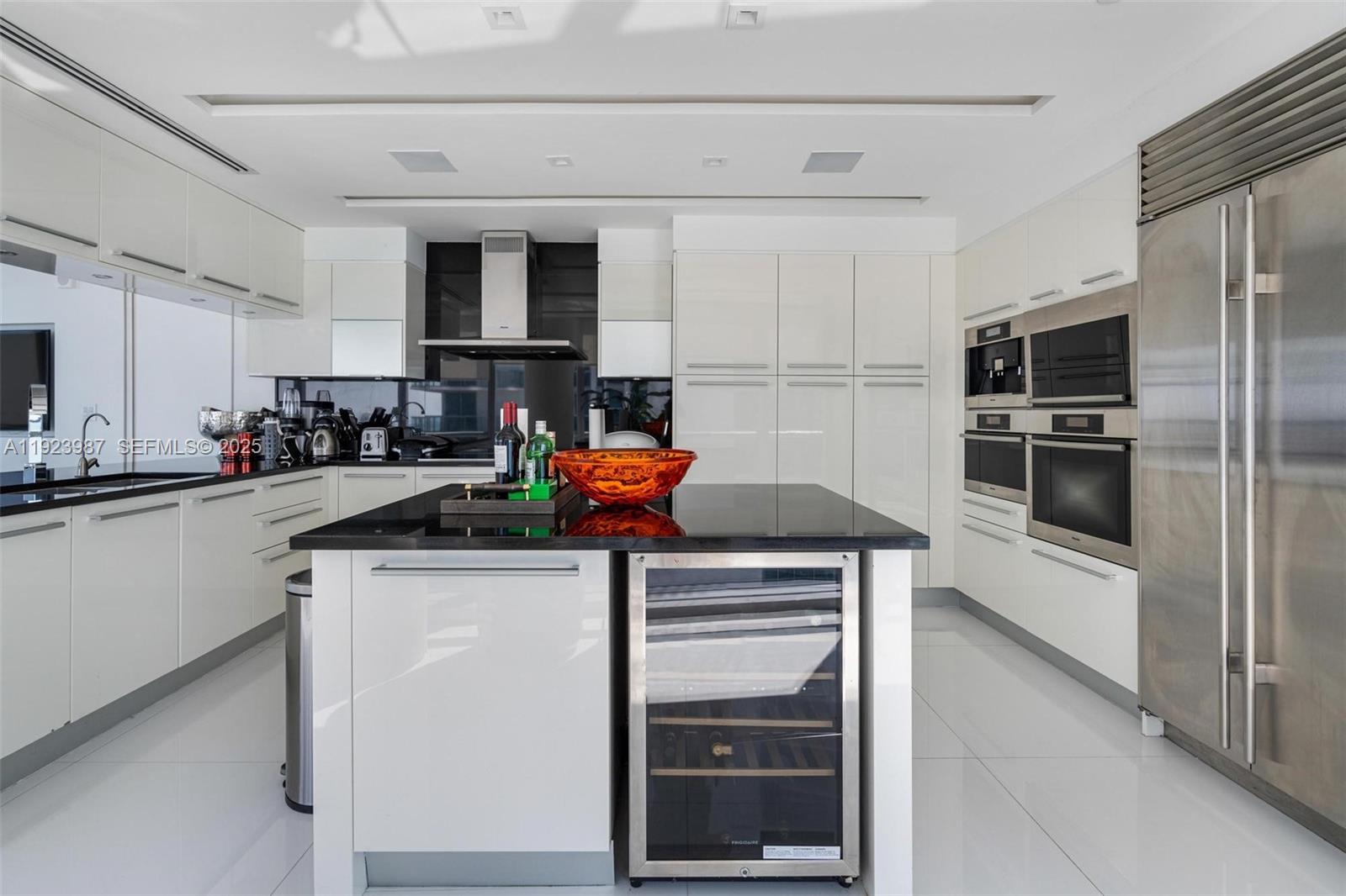 17121 Collins Ave #3201 Sunny Isles Beach, FL 33160