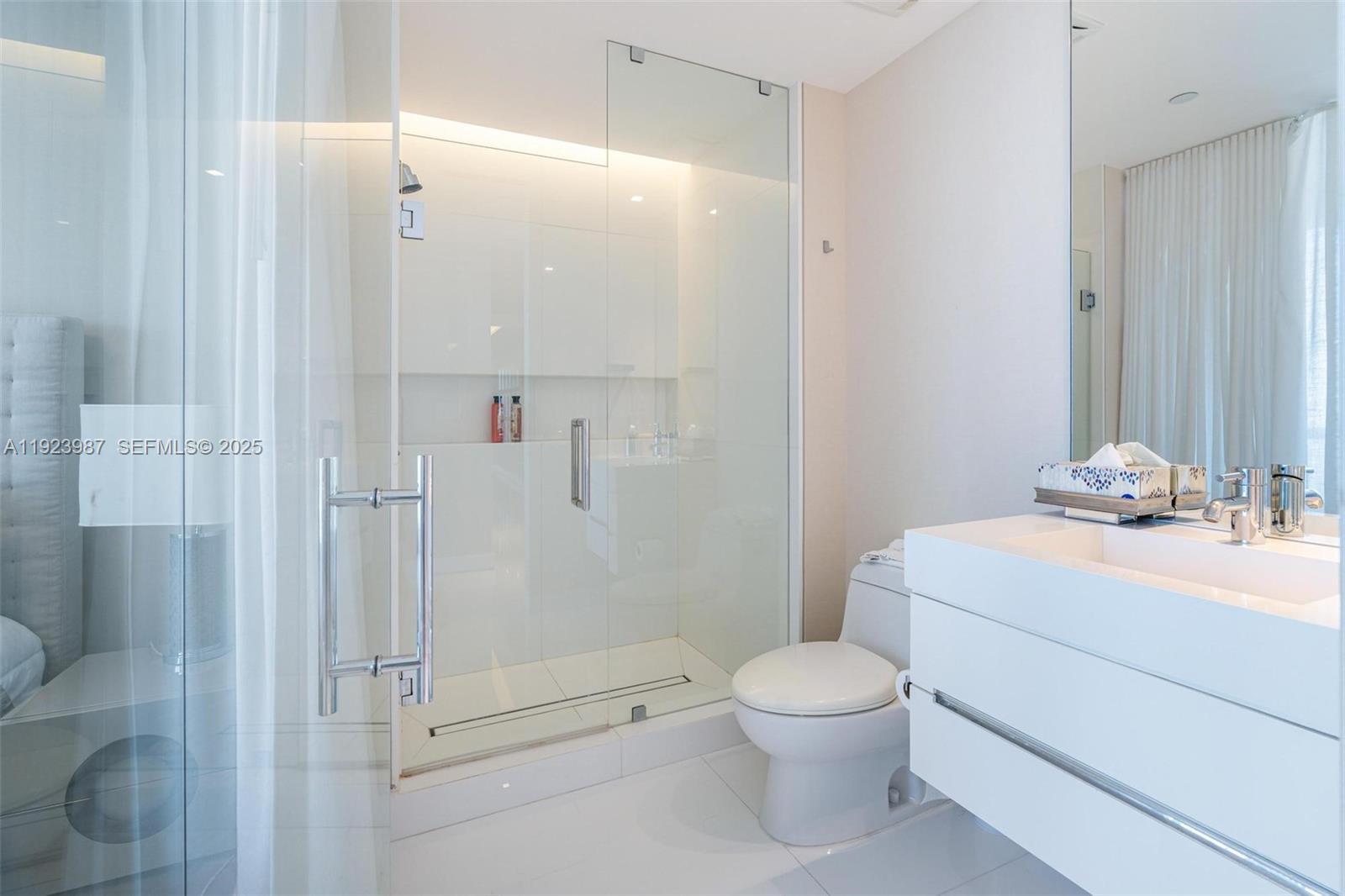 17121 Collins Ave #3201 Sunny Isles Beach, FL 33160