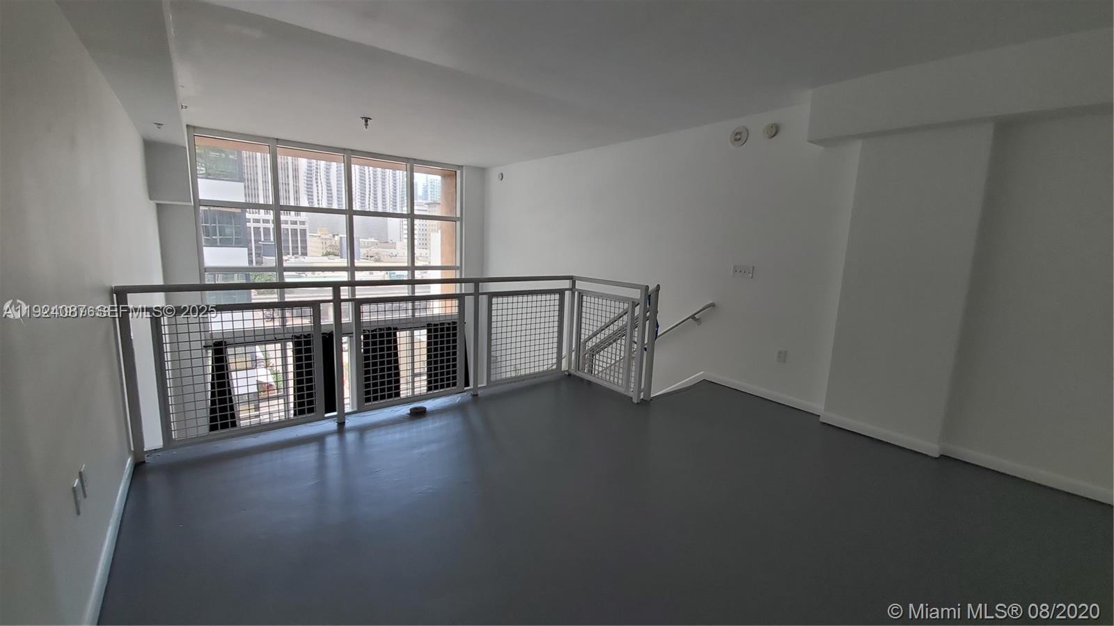 image Vizcayne South9