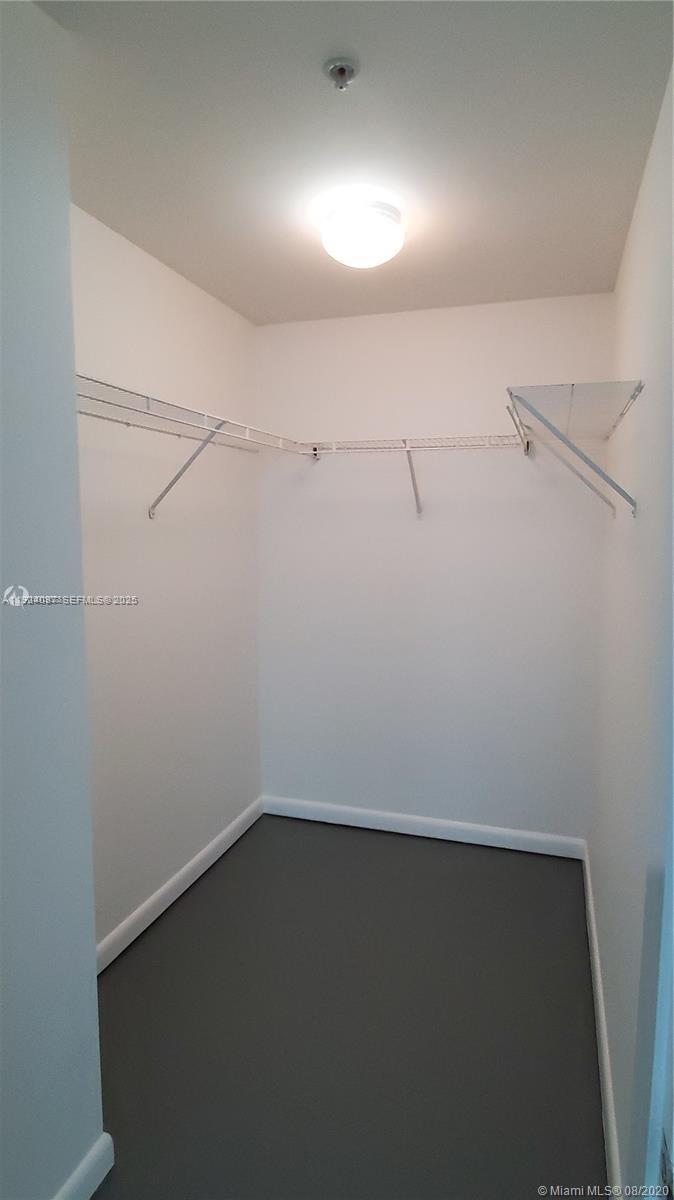 image Vizcayne South12