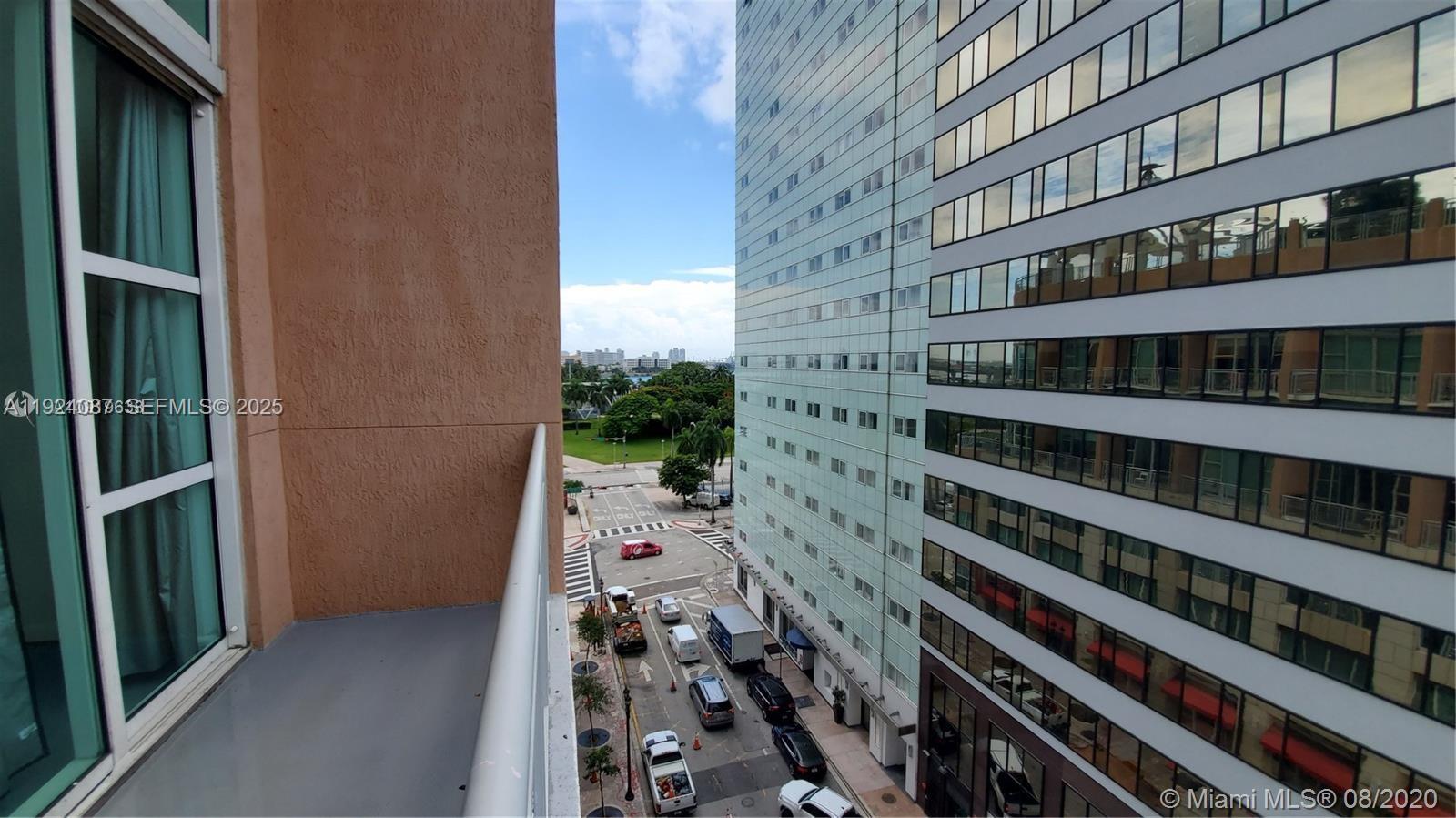 image Vizcayne South15