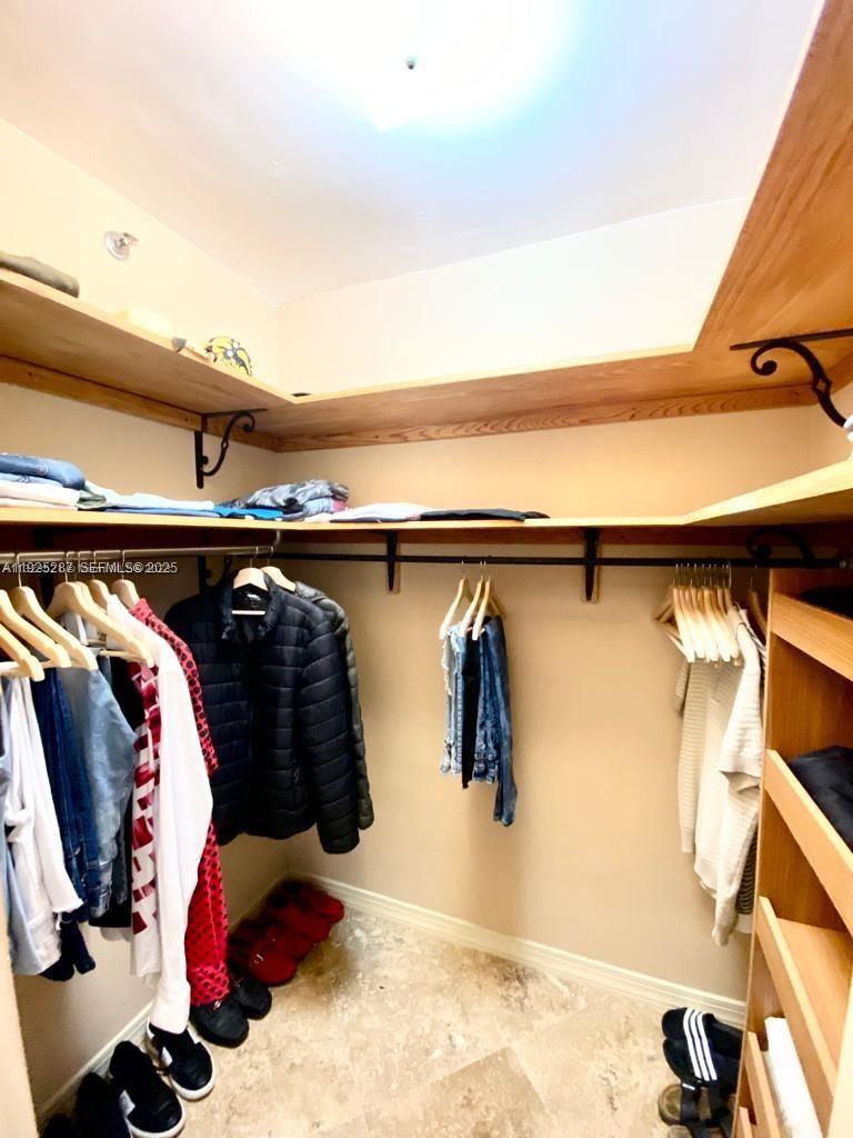 100 Lincoln Rd #608 Miami Beach, FL 33139