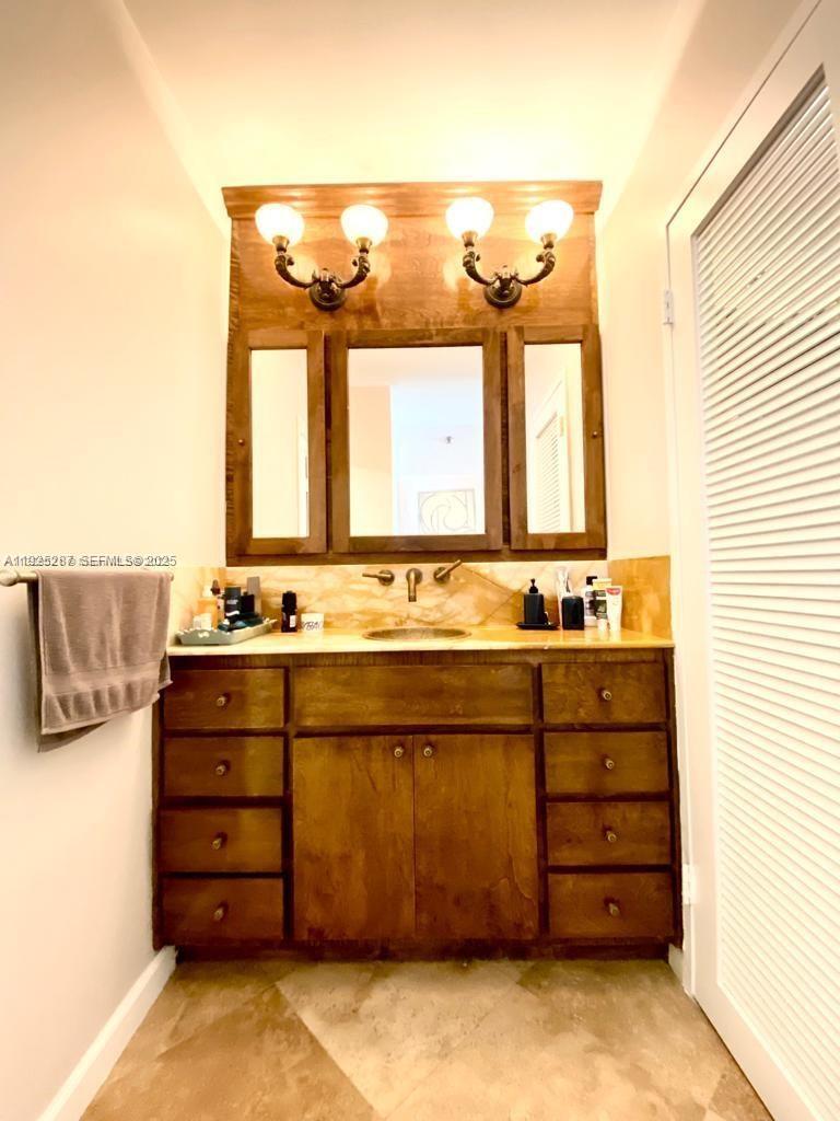 100 Lincoln Rd #608 Miami Beach, FL 33139