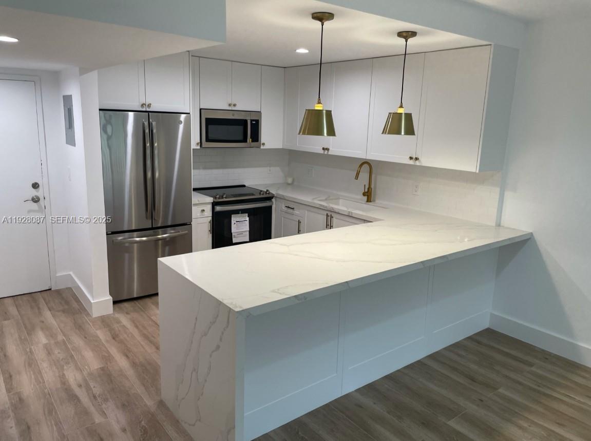 100 Edgewater Dr #101