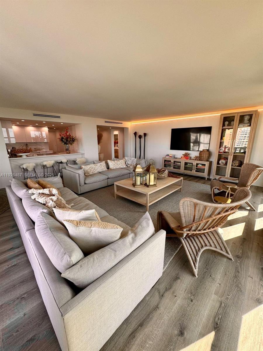 image Towers of Key Biscayne8