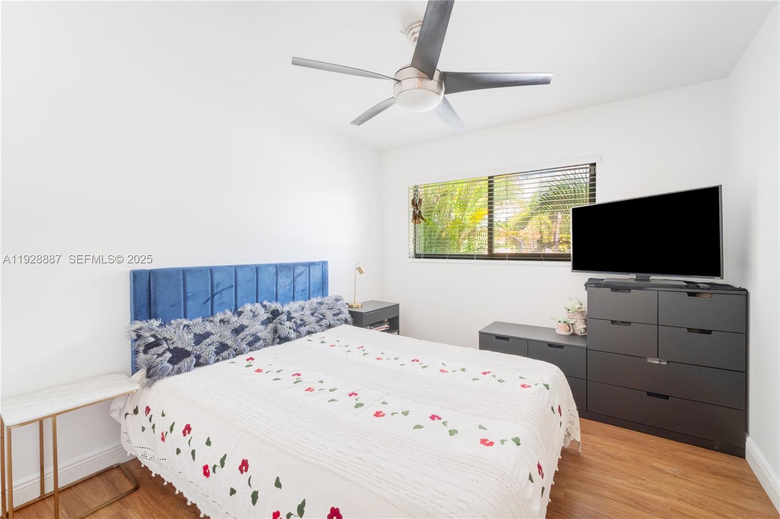 10350 SW 4th St Sweetwater, FL 33174