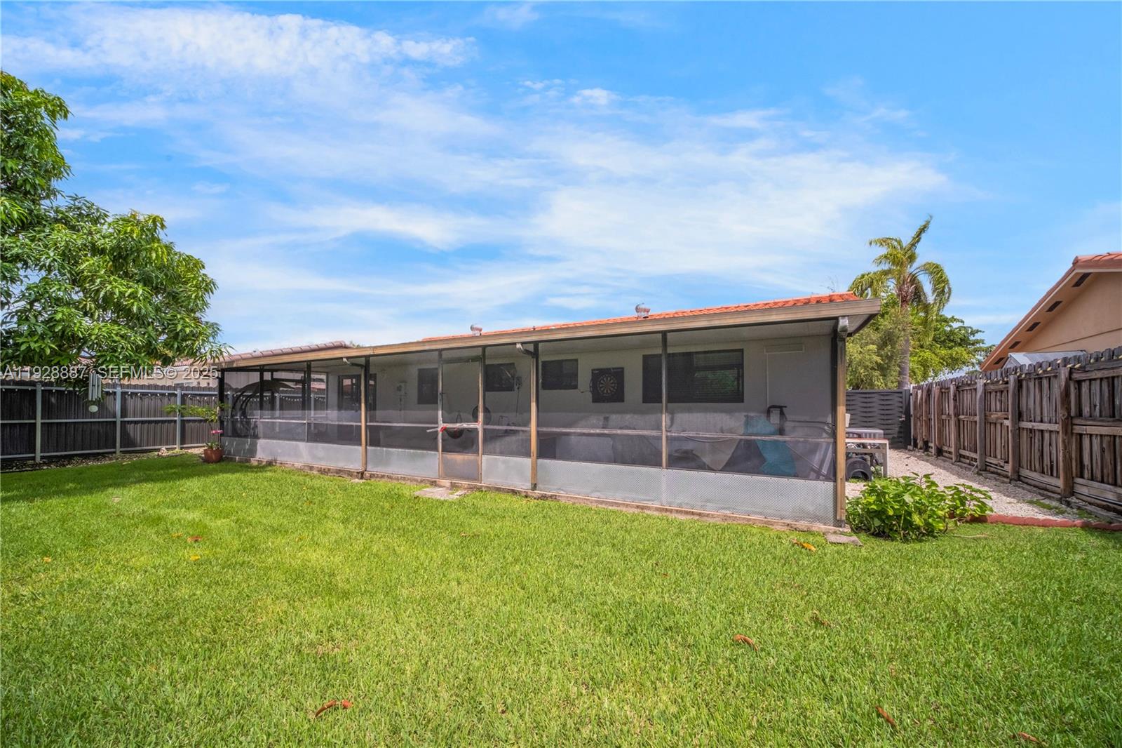 10350 SW 4th St Sweetwater, FL 33174