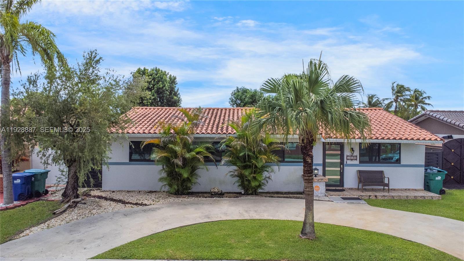 10350 SW 4th St Sweetwater, FL 33174