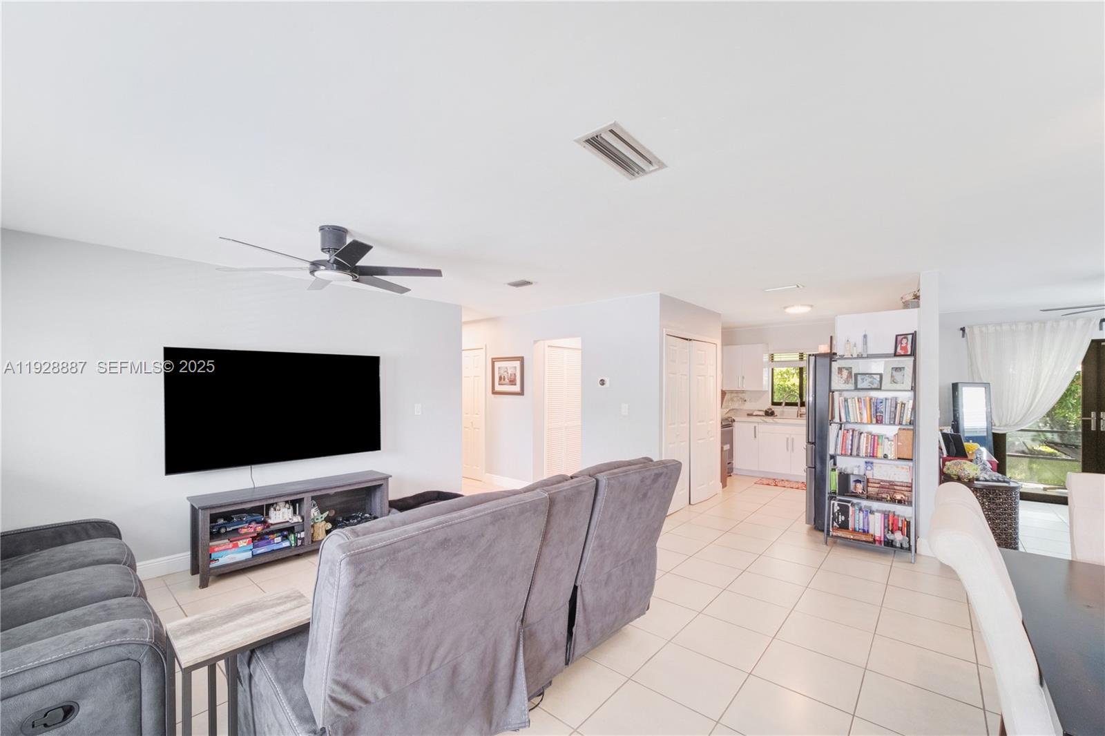 10350 SW 4th St Sweetwater, FL 33174