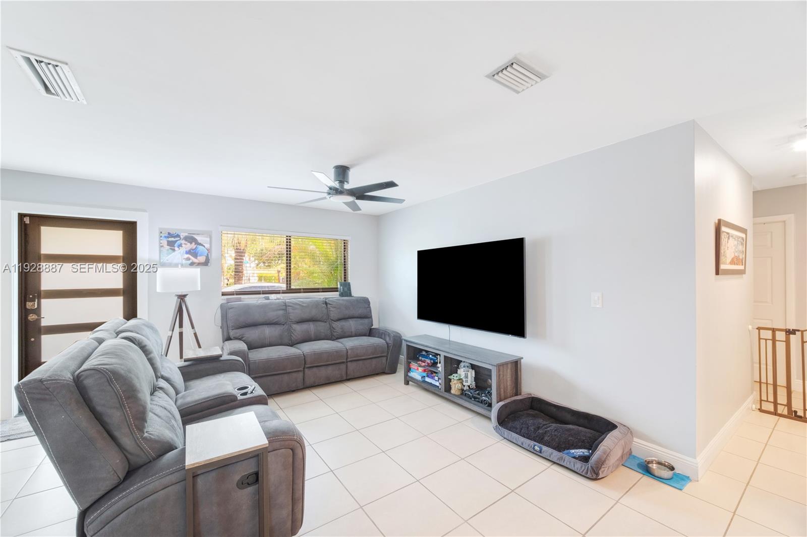 10350 SW 4th St Sweetwater, FL 33174