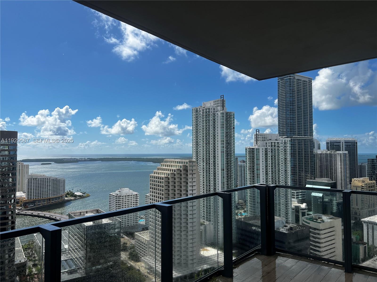 68 SE 6th St #3401 Miami, FL 33131
