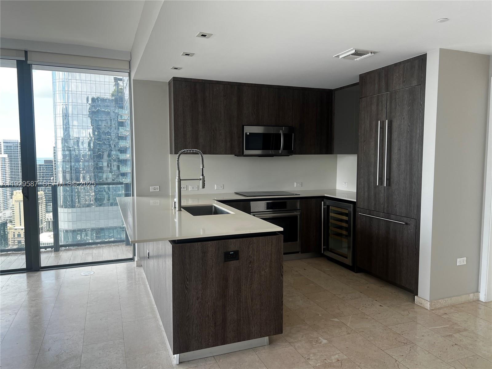 68 SE 6th St #3401 Miami, FL 33131