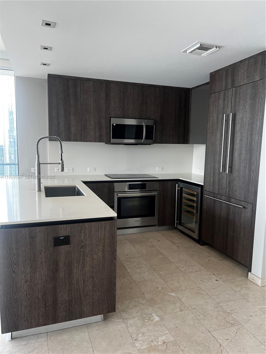 68 SE 6th St #3401 Miami, FL 33131