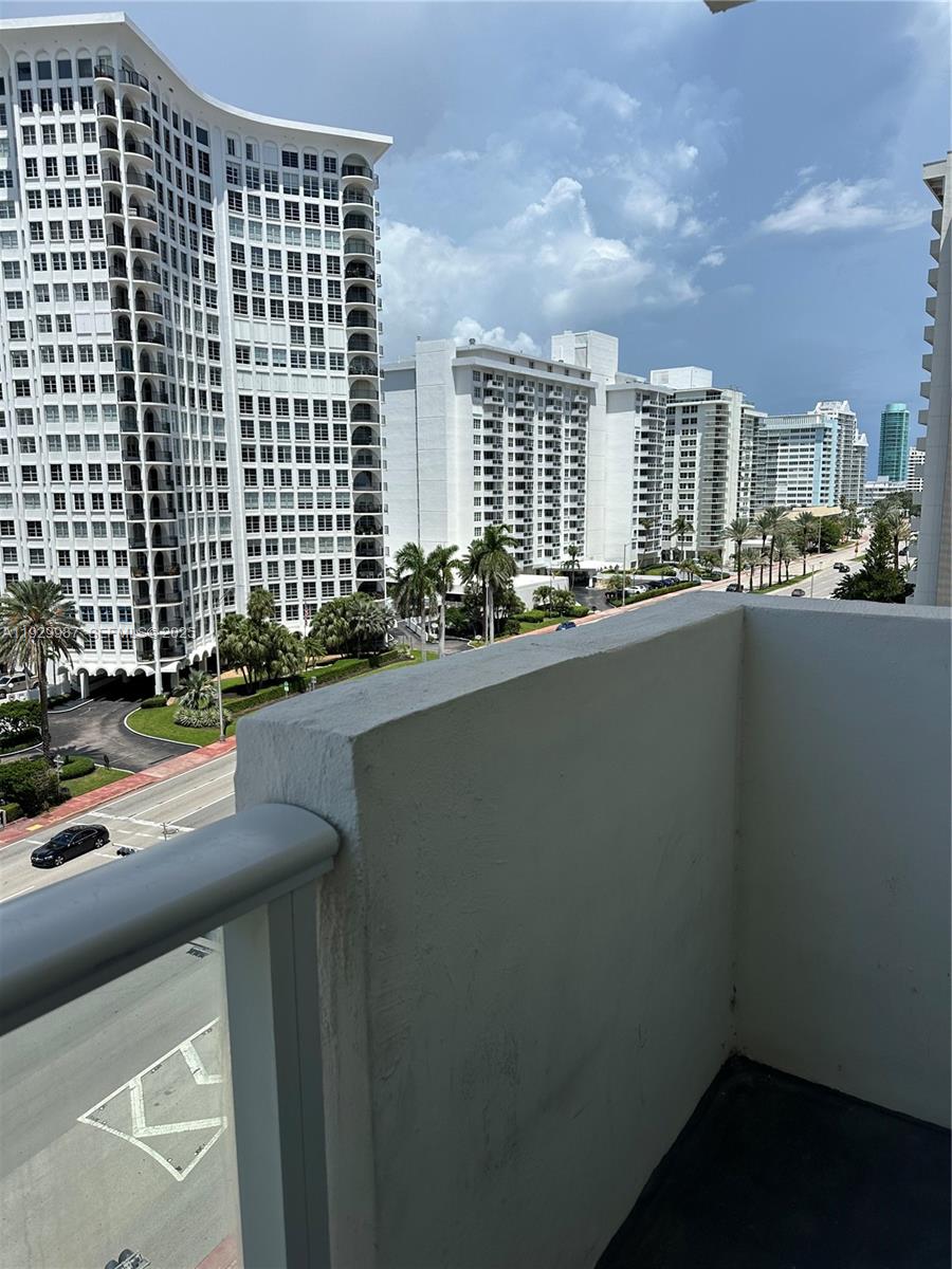5601 Collins Ave #622 Miami Beach, FL 33140