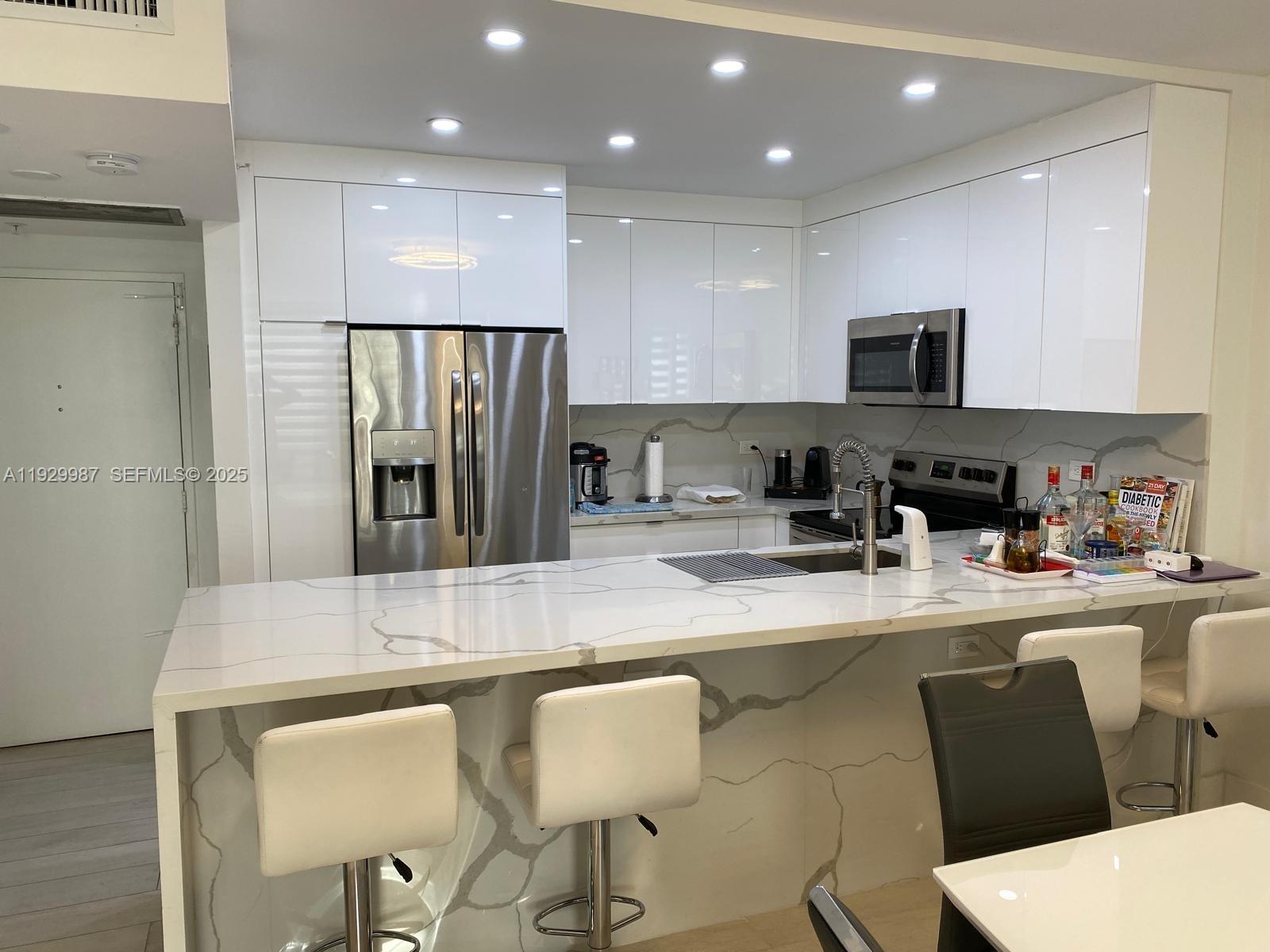 5601 Collins Ave #622 Miami Beach, FL 33140