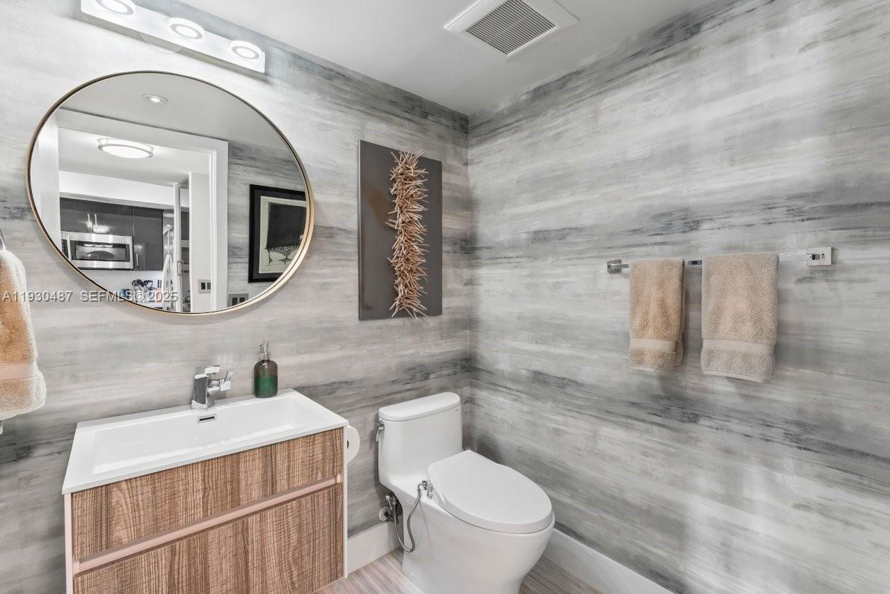 1450 Lincoln Rd #307 Miami Beach, FL 33139