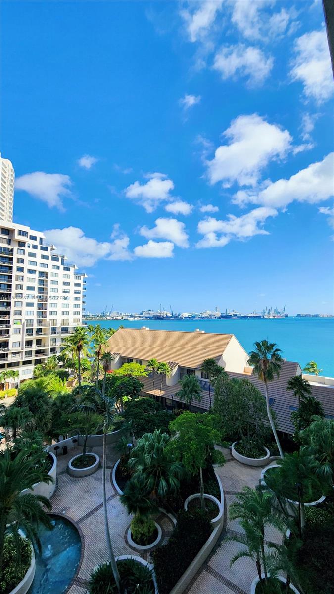 520 Brickell Key Dr #A802 Miami, FL 33131