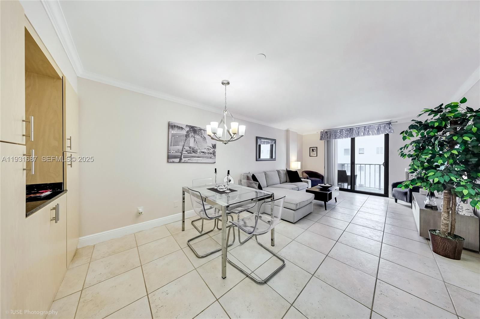 4301 Collins Ave #803 Miami Beach, FL 33140