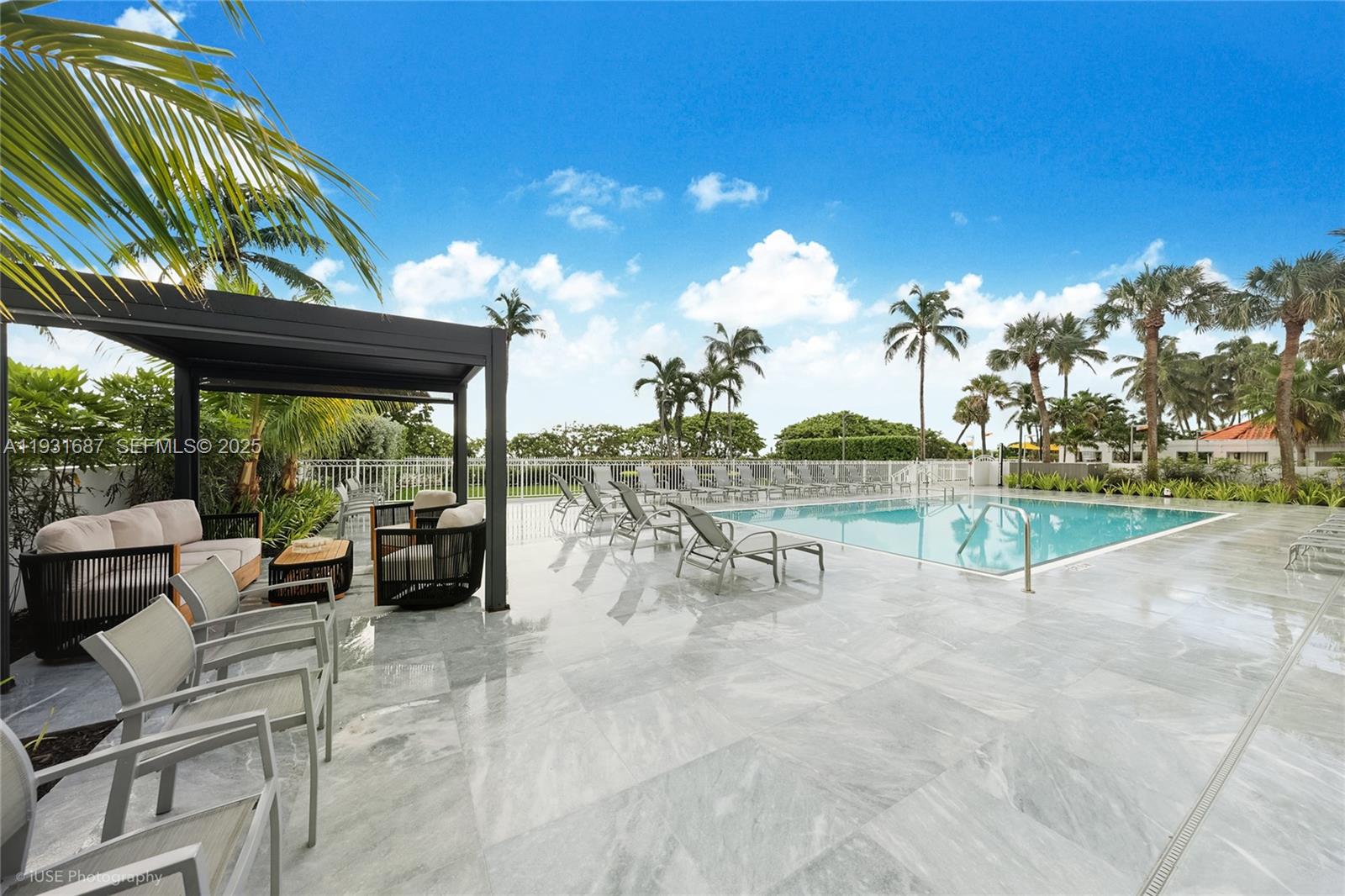 4301 Collins Ave #803 Miami Beach, FL 33140