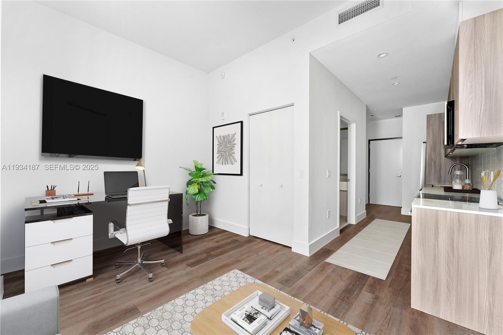 2800 SW 27th Ter #0304 Miami, FL 33133