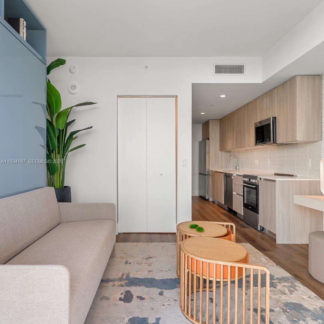 2800 SW 27th Ter #0304 Miami, FL 33133