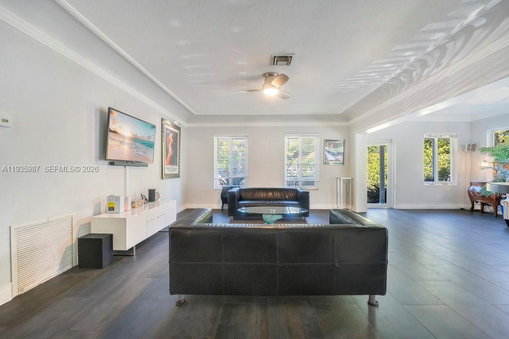 634 NE 72nd Ter Miami, FL 33138