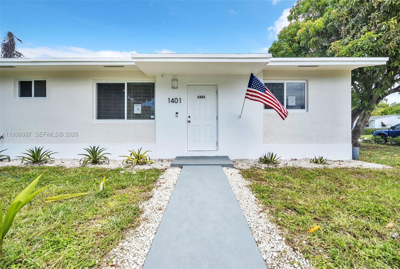 1401 NE 152nd St North Miami Beach, FL 33162