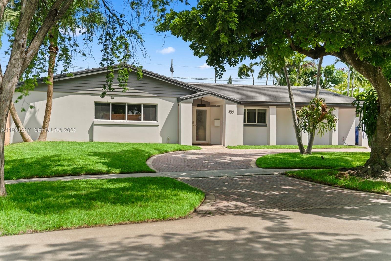 930 NE 182nd Ter North Miami Beach, FL 33162