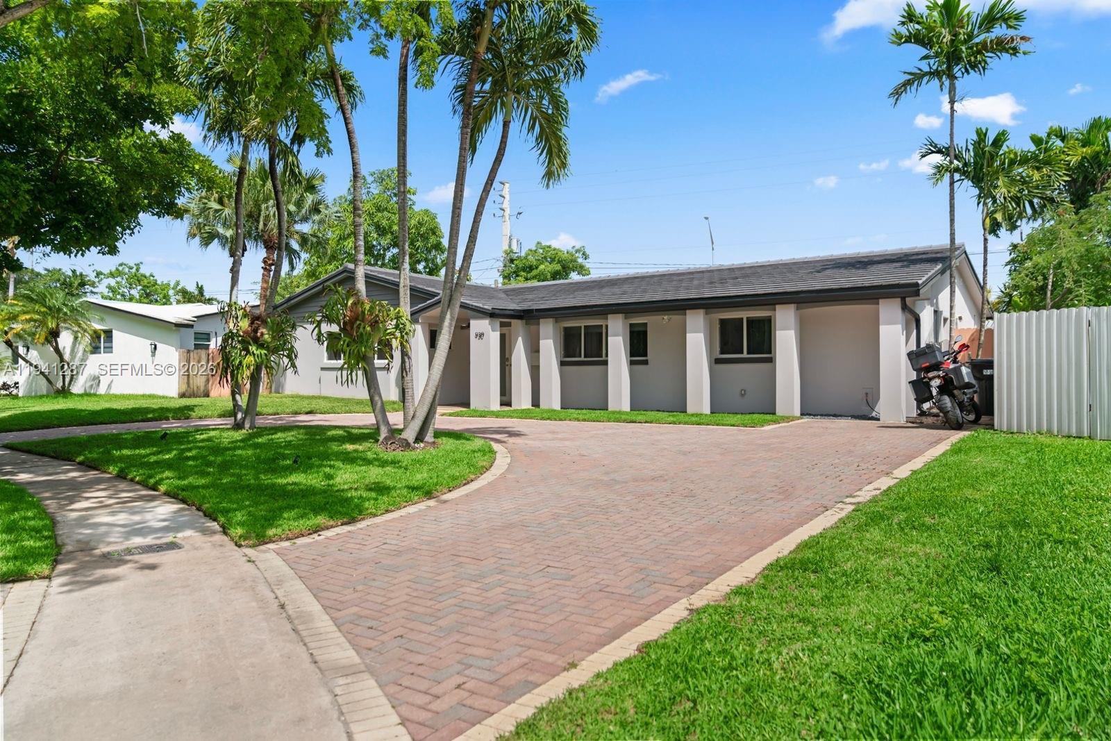 930 NE 182nd Ter North Miami Beach, FL 33162