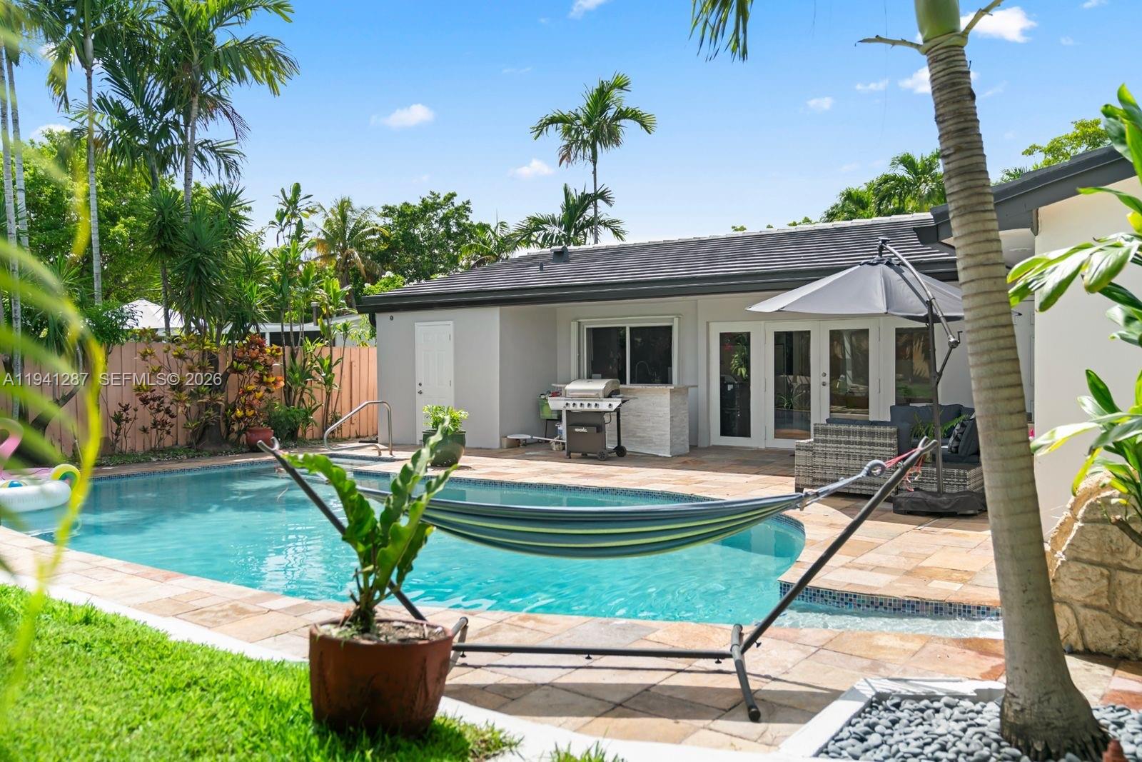 930 NE 182nd Ter North Miami Beach, FL 33162