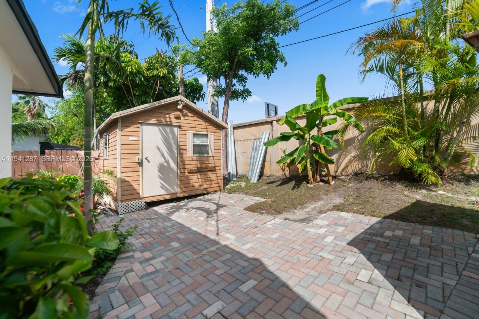930 NE 182nd Ter North Miami Beach, FL 33162