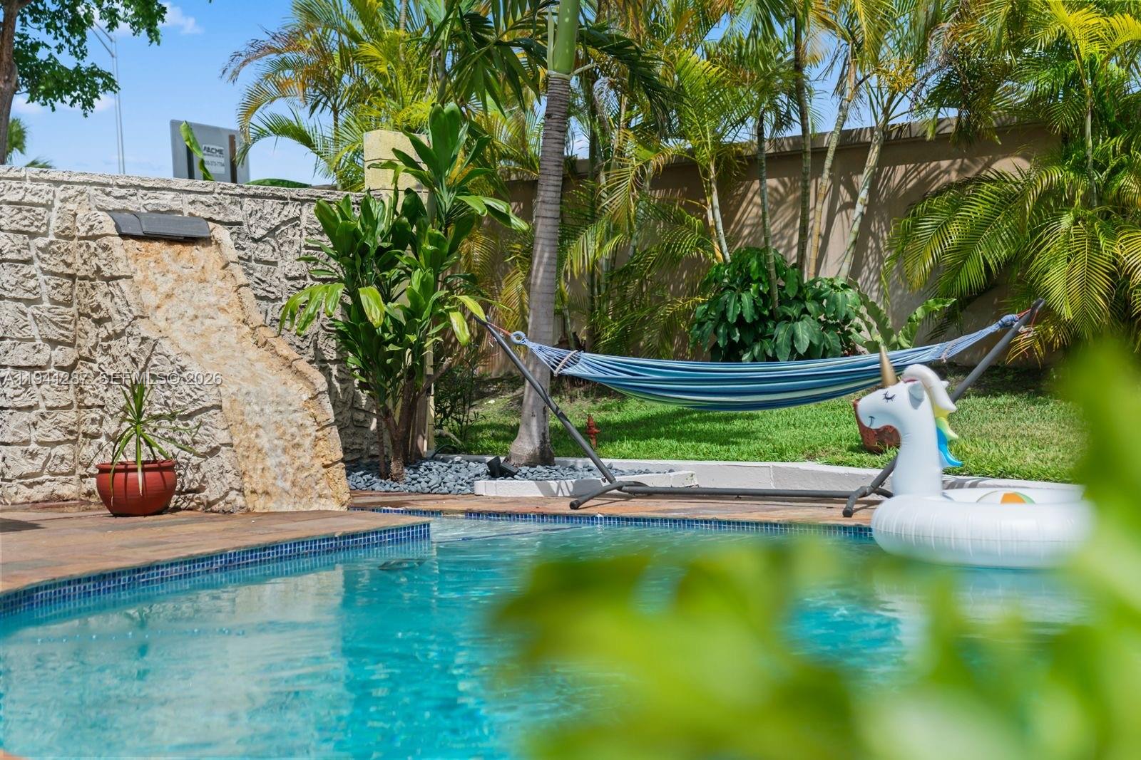 930 NE 182nd Ter North Miami Beach, FL 33162