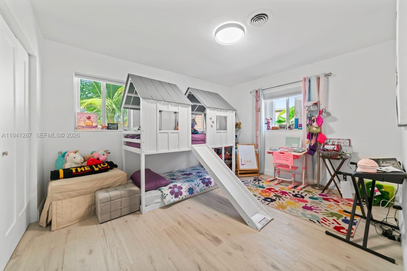 930 NE 182nd Ter North Miami Beach, FL 33162