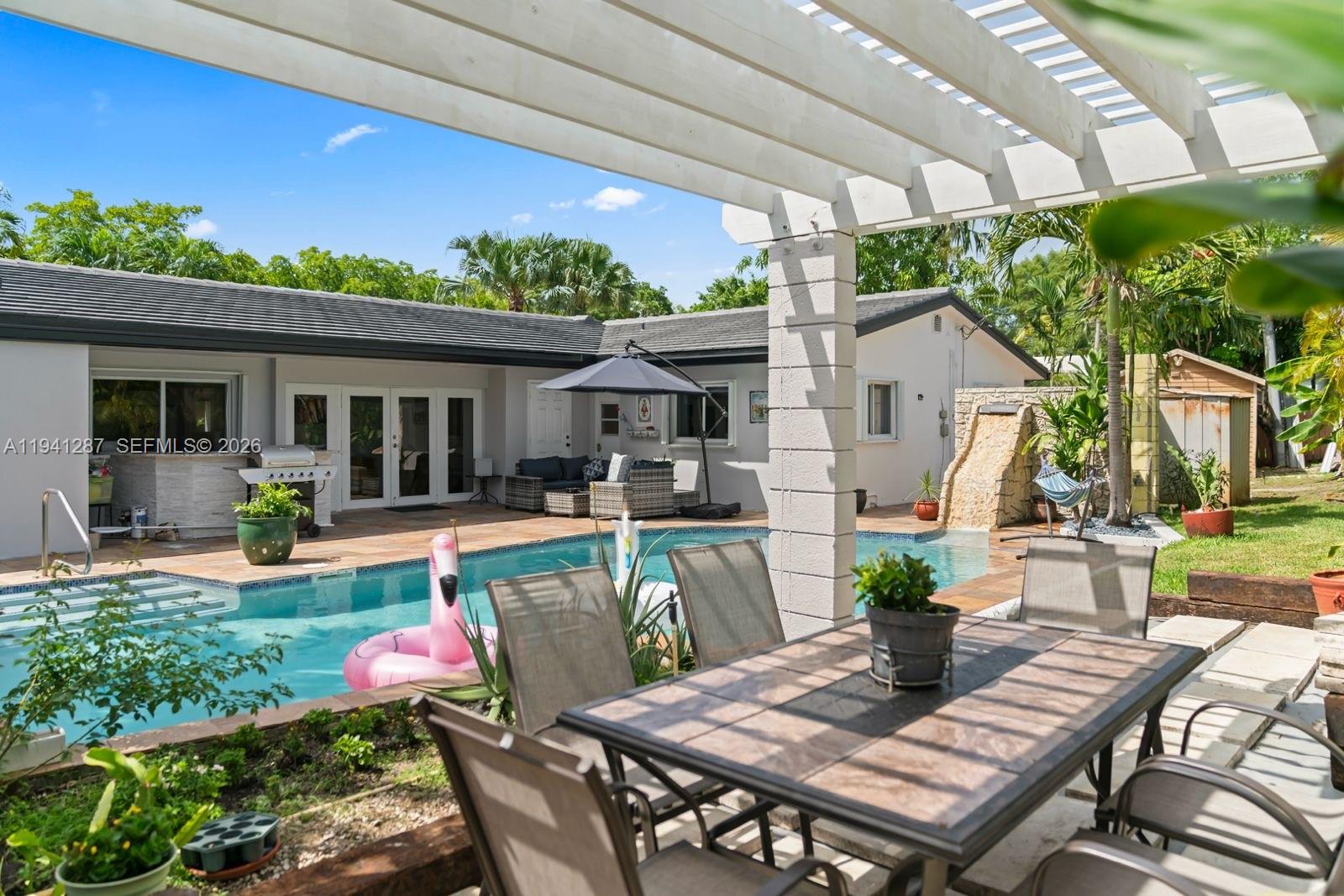 930 NE 182nd Ter North Miami Beach, FL 33162