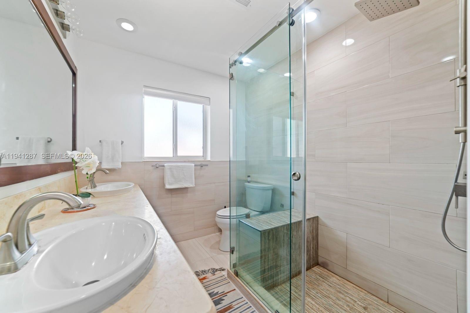 930 NE 182nd Ter North Miami Beach, FL 33162