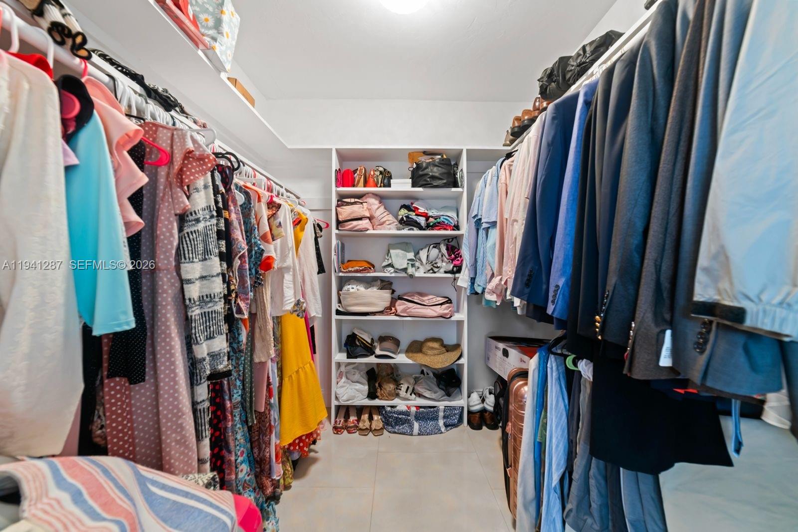 930 NE 182nd Ter North Miami Beach, FL 33162