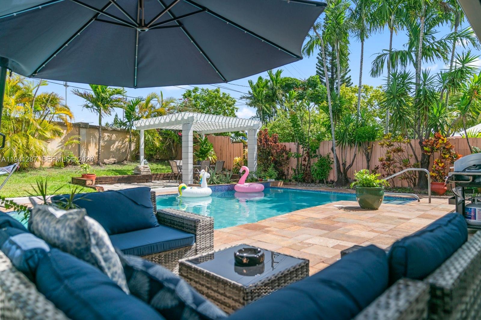 930 NE 182nd Ter North Miami Beach, FL 33162