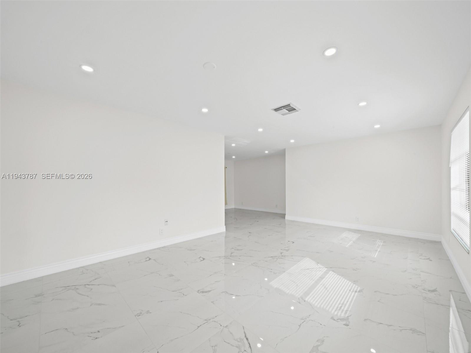 10251 NW 39th Ct Coral Springs, FL 33065