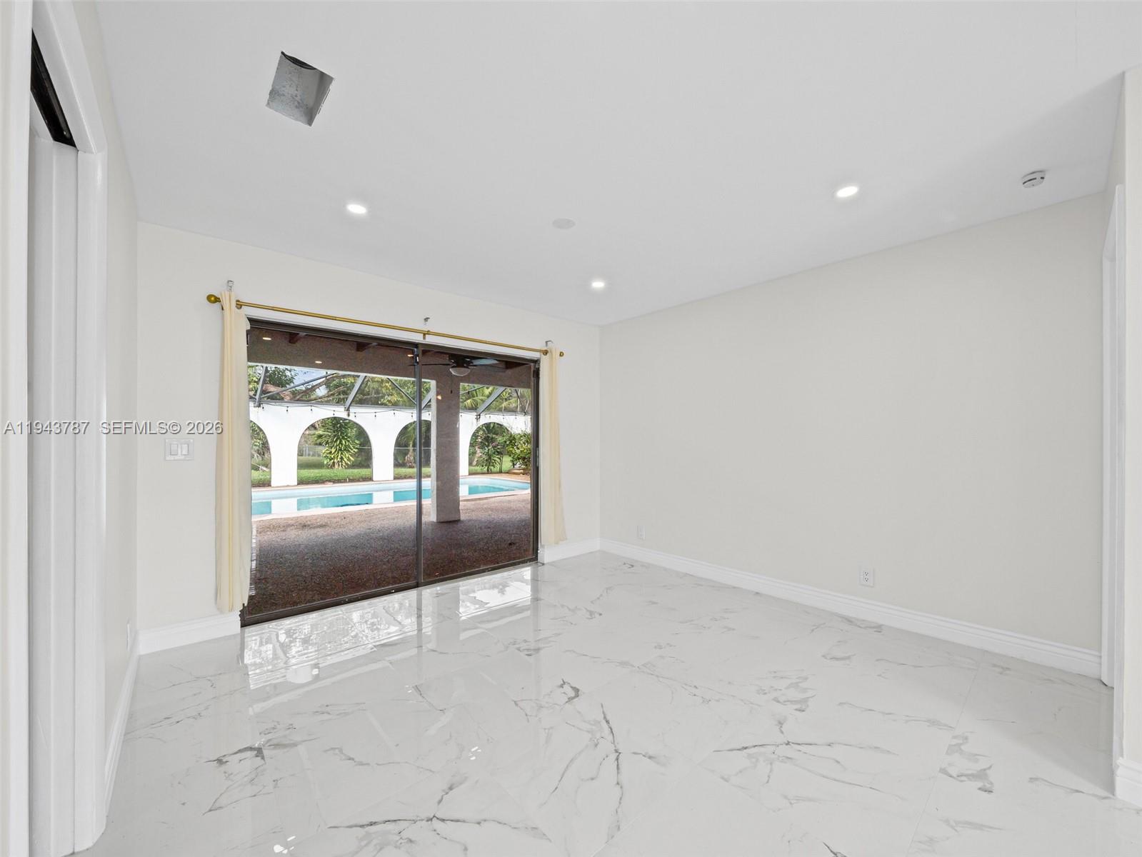 10251 NW 39th Ct Coral Springs, FL 33065