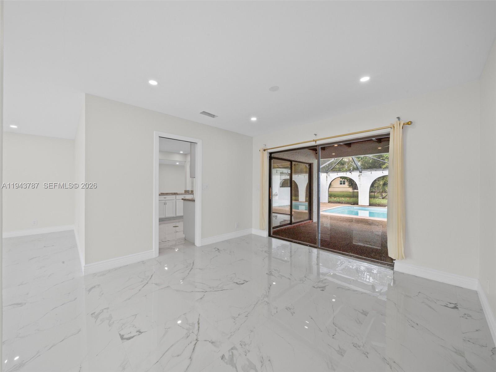 10251 NW 39th Ct Coral Springs, FL 33065