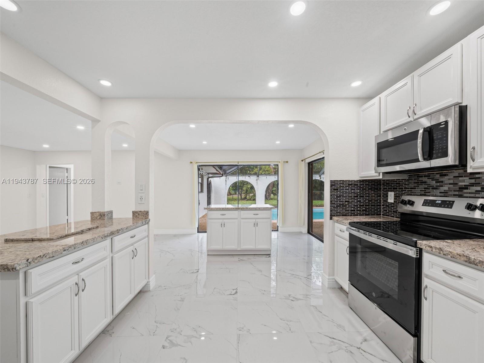 10251 NW 39th Ct Coral Springs, FL 33065