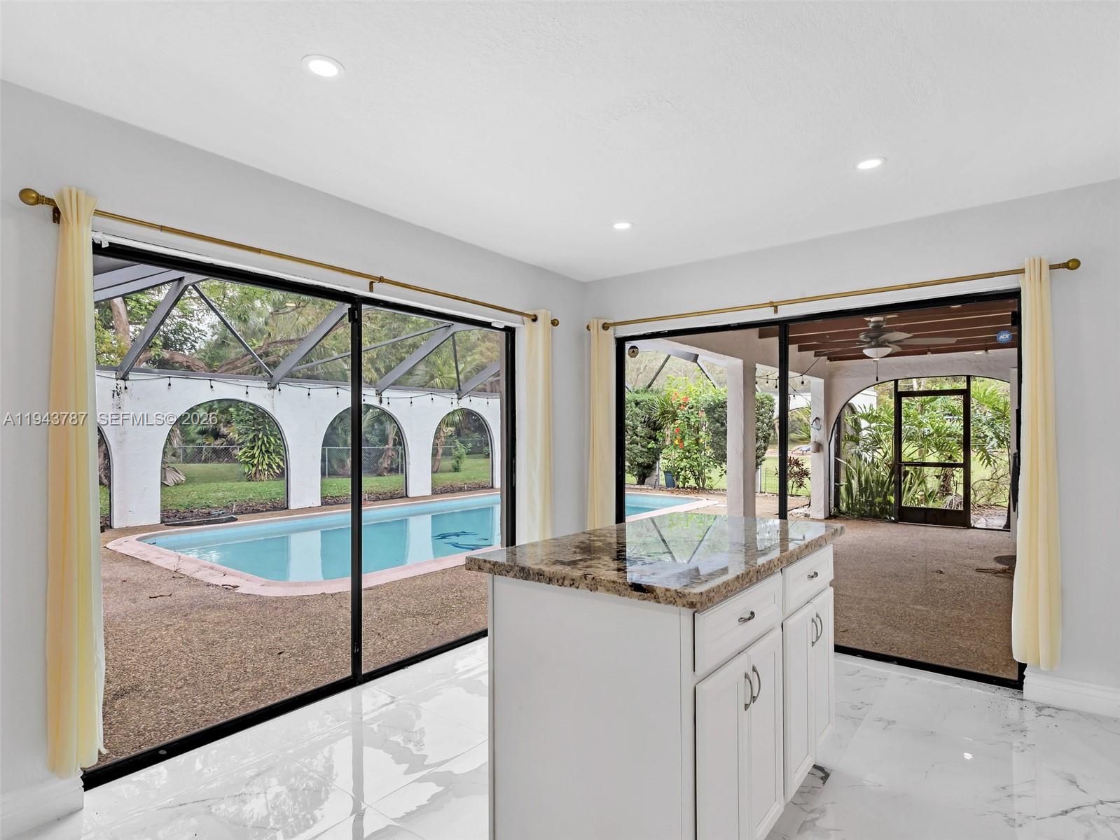 10251 NW 39th Ct Coral Springs, FL 33065