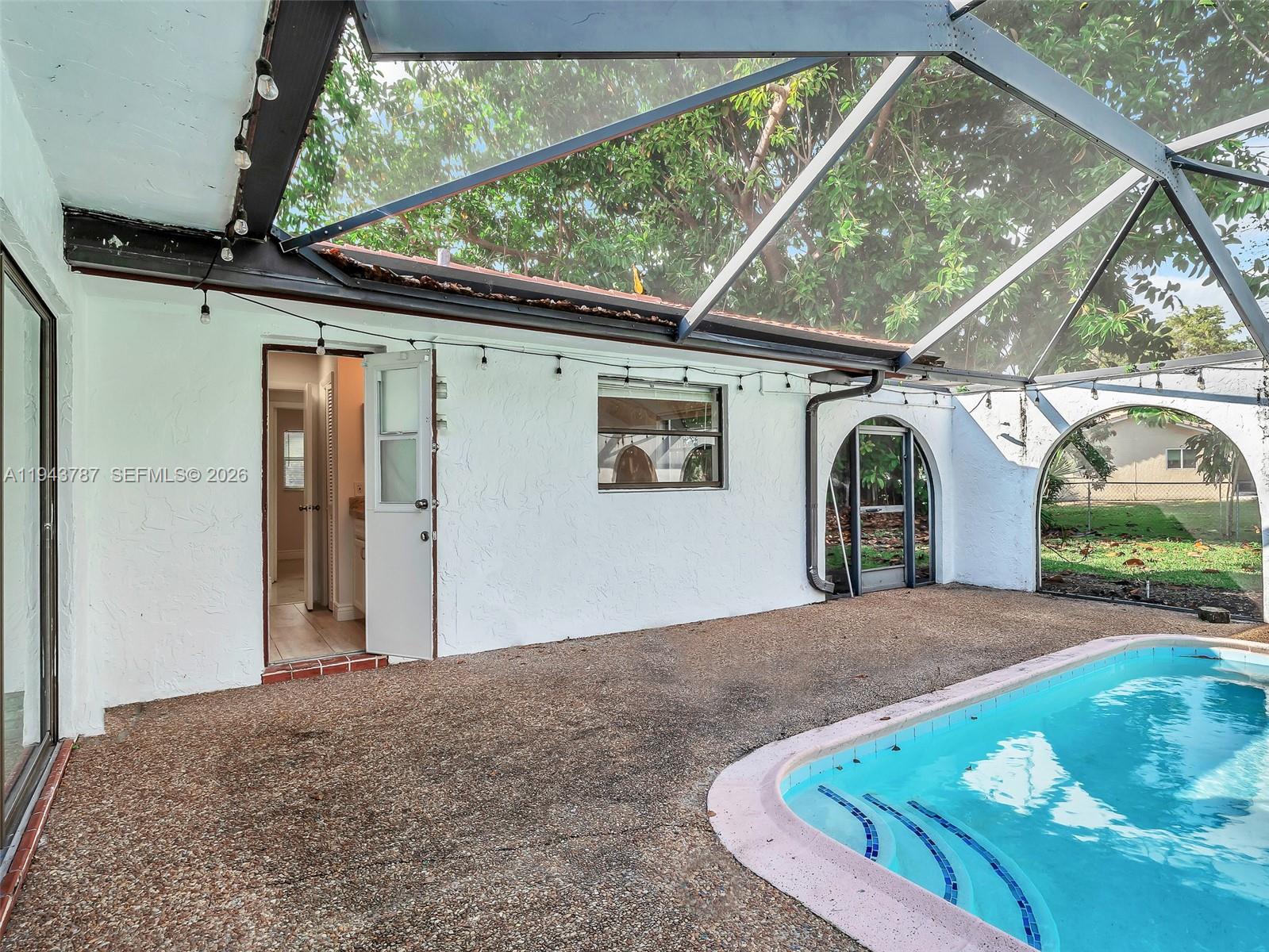 10251 NW 39th Ct Coral Springs, FL 33065