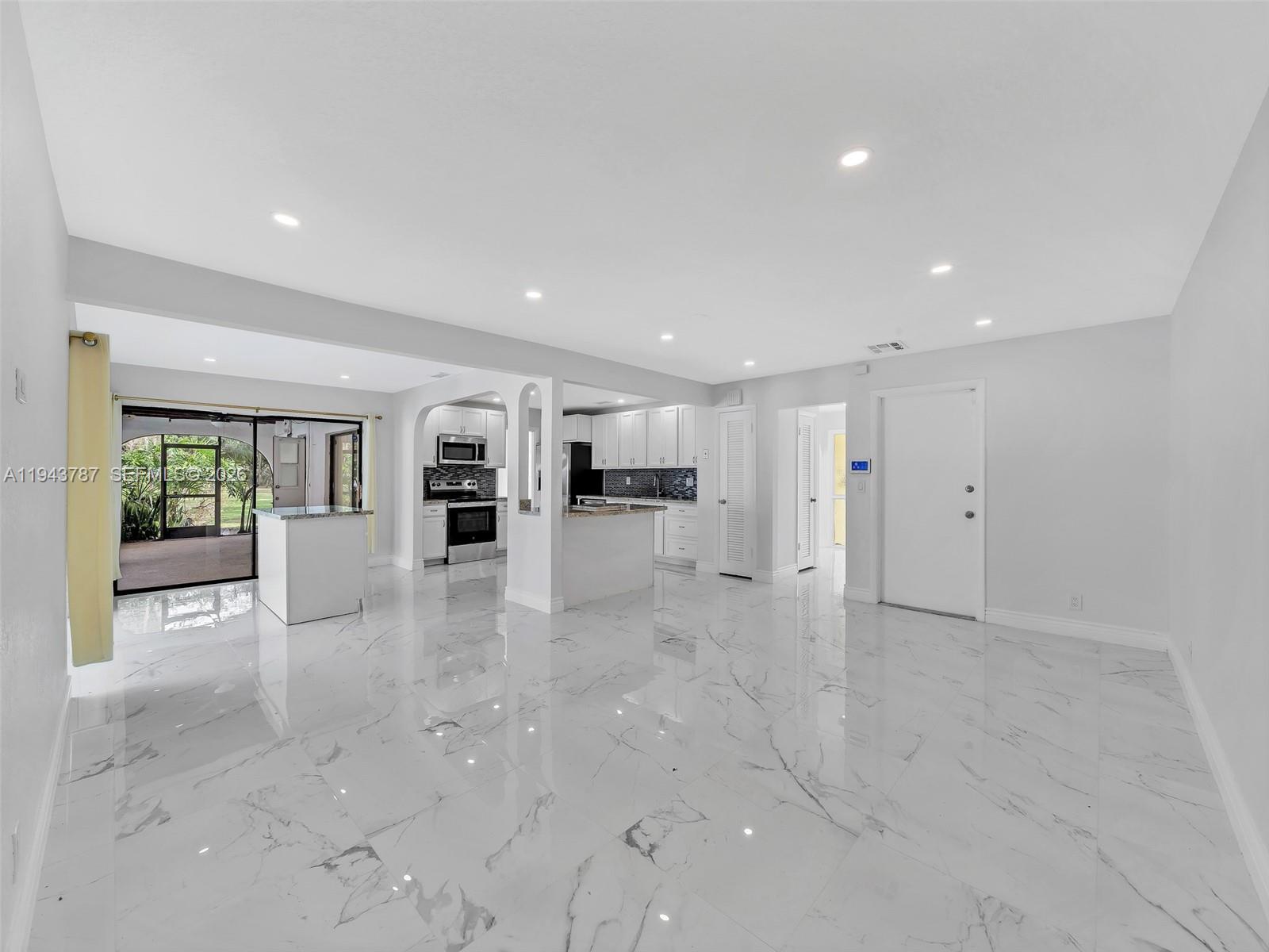 10251 NW 39th Ct Coral Springs, FL 33065