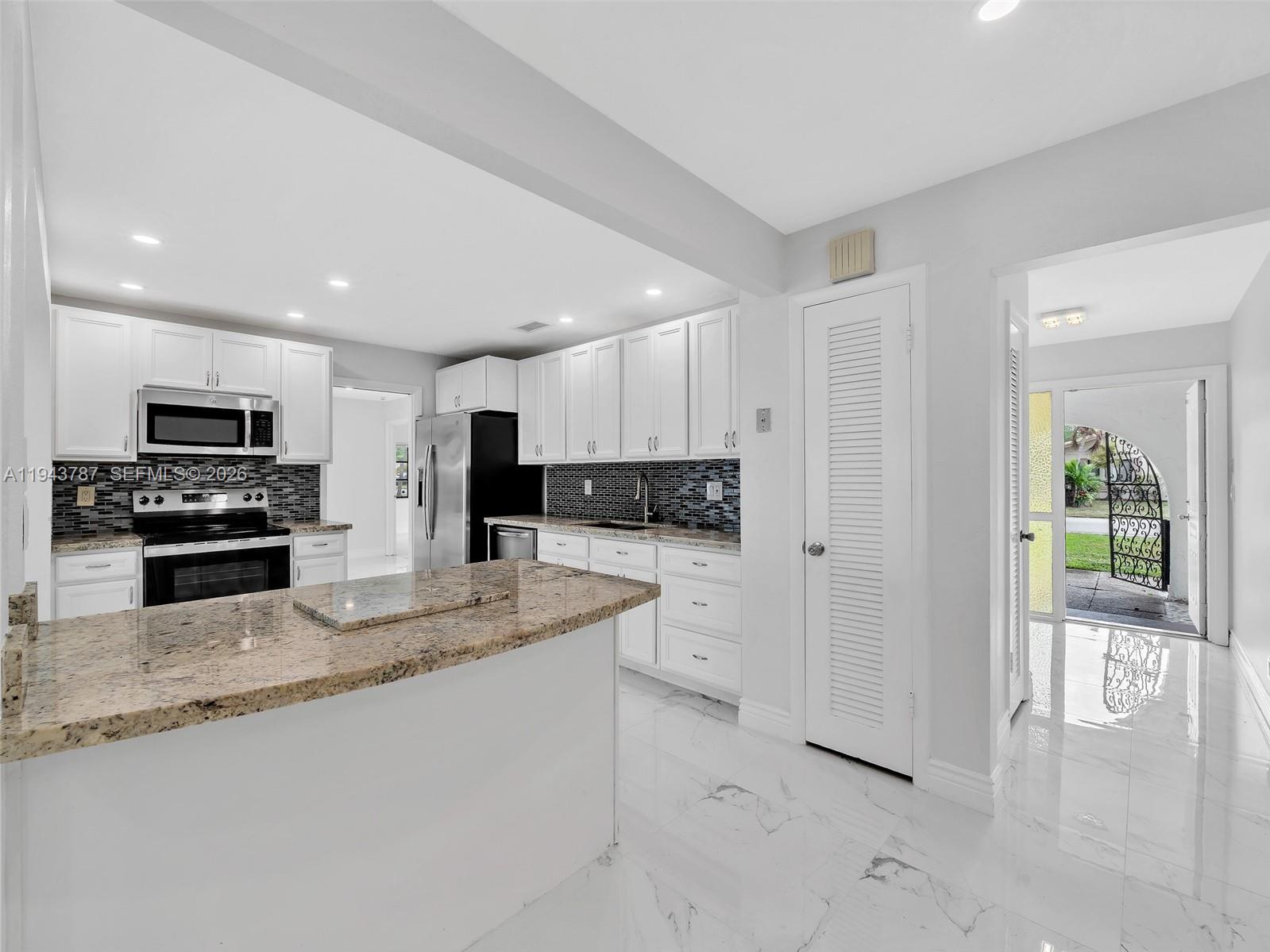 10251 NW 39th Ct Coral Springs, FL 33065