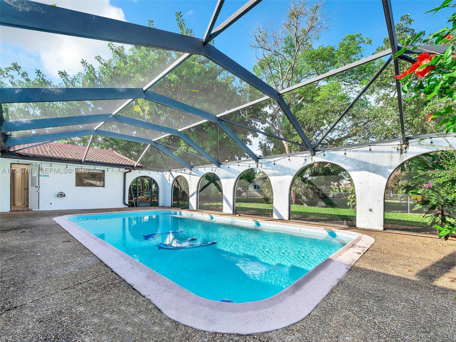 10251 NW 39th Ct Coral Springs, FL 33065