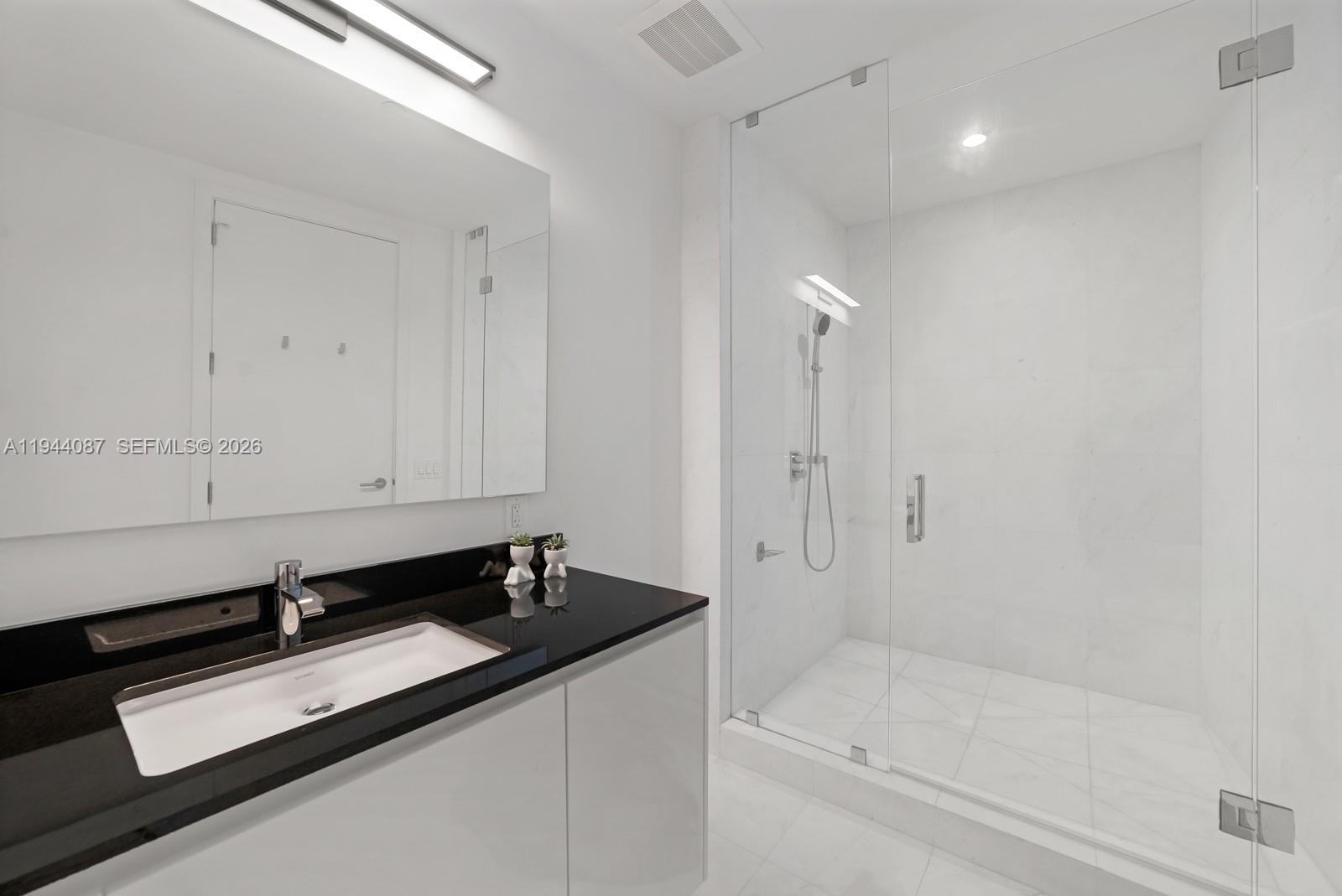 18555 Collins Ave #5201 Sunny Isles Beach, FL 33160